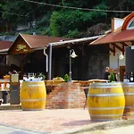 Borostyán 3* Eger