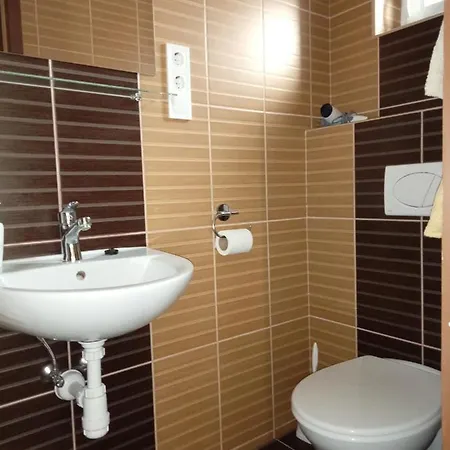 Borostyán Vendégház Eger